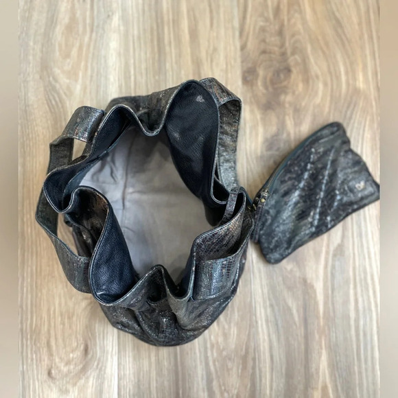 Diane Von Furstenberg Green Reptile Leather Double Strap Bag w/ Matching Pouch - Picture 7 of 8